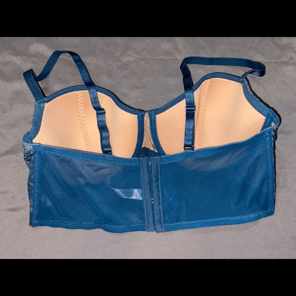 Lace bra - Picture 2 of 3